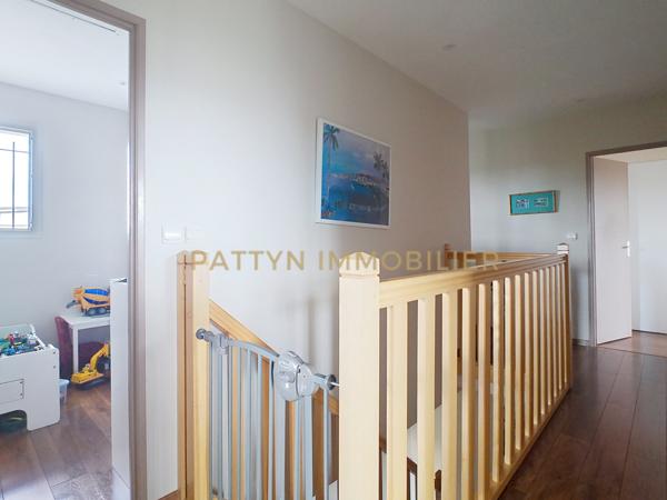 Civrieux (01390) Lumineuse maison 5 chambres avec grande terrasse, jardin, garage et confort énergétique (Classe B)