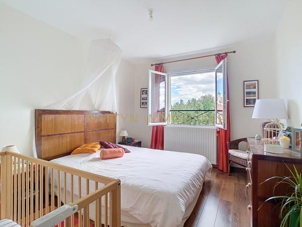 Civrieux (01390) Lumineuse maison 5 chambres avec grande terrasse, jardin, garage et confort énergétique (Classe B)