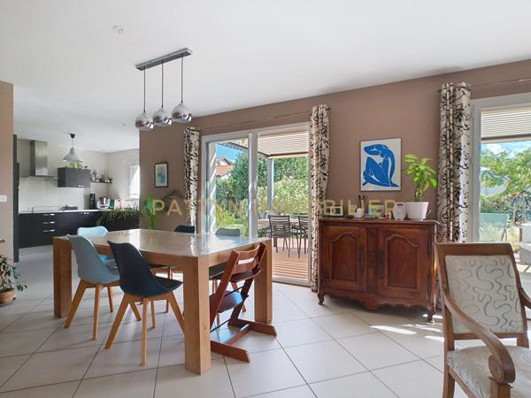 Civrieux (01390) Lumineuse maison 5 chambres avec grande terrasse, jardin, garage et confort énergétique (Classe B)