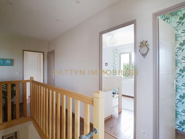 Civrieux (01390) Lumineuse maison 5 chambres avec grande terrasse, jardin, garage et confort énergétique (Classe B)