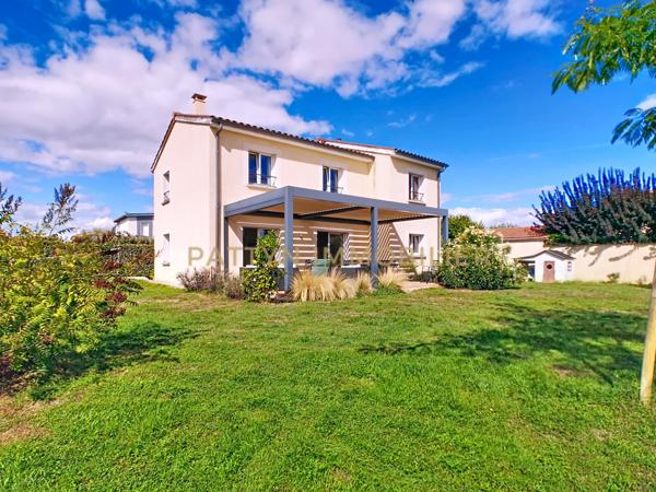 Civrieux (01390) Lumineuse maison 5 chambres avec grande terrasse, jardin, garage et confort énergétique (Classe B)