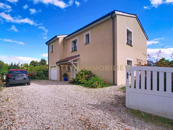 Civrieux (01390) Lumineuse maison 5 chambres avec grande terrasse, jardin, garage et confort énergétique (Classe B)