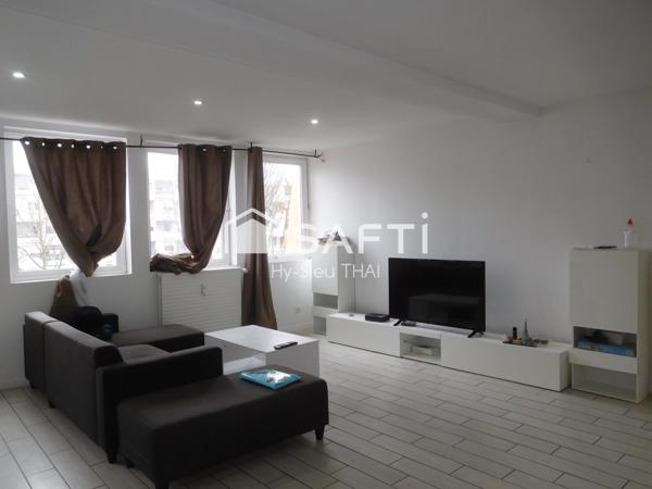 Baisse de Prix, Appartement T5, 2ème étage, Salon / Séjour, 4 chambres, Salle de Bain, Salle d'eau, Toilettes,