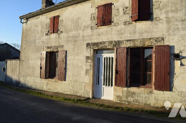 Maison centre ville de VILLEFAGNAN A RENOVER