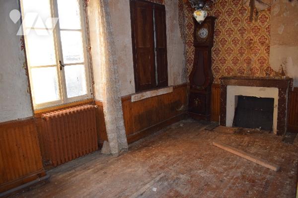 Maison centre ville de VILLEFAGNAN A RENOVER