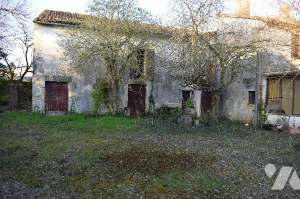 Maison centre ville de VILLEFAGNAN A RENOVER