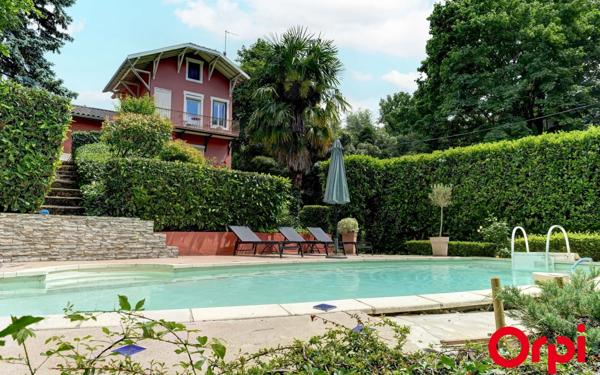 Maison à vendre    6 pièces •  Saint-Cyr-au-Mont-d'Or