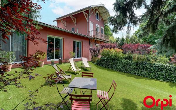 Maison à vendre    6 pièces •  Saint-Cyr-au-Mont-d'Or