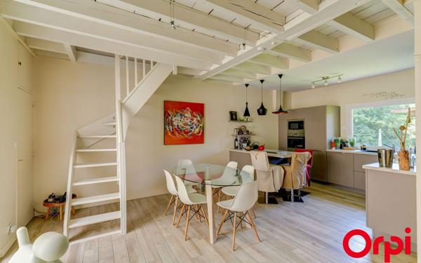 Maison à vendre    6 pièces •  Saint-Cyr-au-Mont-d'Or