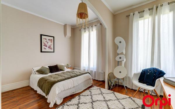 Maison à vendre    6 pièces •  Saint-Cyr-au-Mont-d'Or