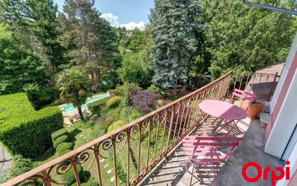 Maison à vendre    6 pièces •  Saint-Cyr-au-Mont-d'Or