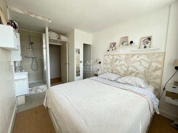 Chaville - Centre - Beau 5 pièces avec balcon et vue dégagée €395 000 ** - Référence 620-C