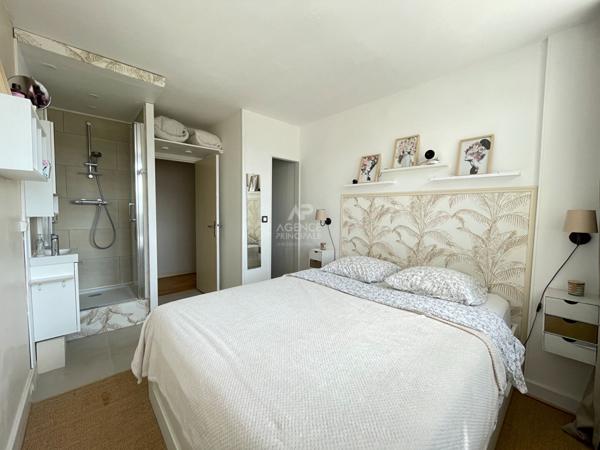 Chaville - Centre - Beau 5 pièces avec balcon et vue dégagée €395 000 ** - Référence 620-C