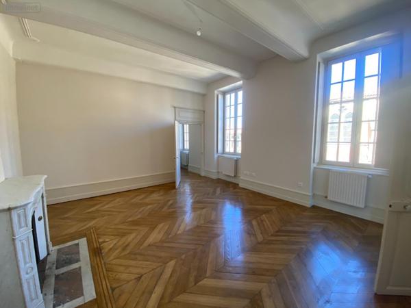 Appartement rénové à louer à Cluny en Saône-et-Loire (71250), ref :