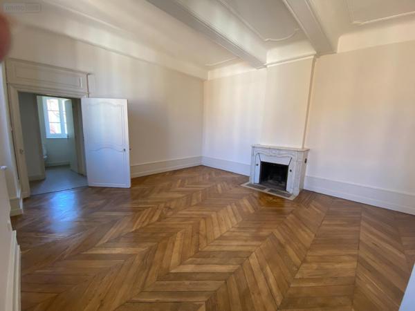 Appartement rénové à louer à Cluny en Saône-et-Loire (71250), ref :