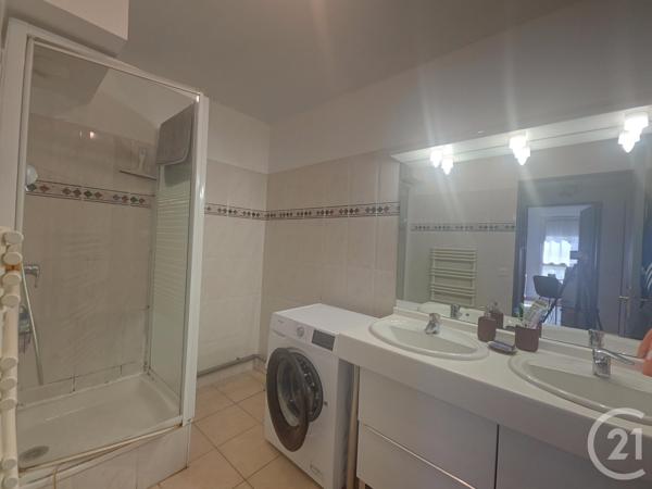 Appartement F3 à vendre  3 pièces - 68,39 m 2   MARSEILLE  - 13013