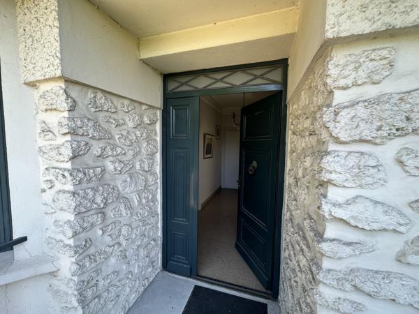 Maison
         9 pièces
        - 192 m² Exclusivité 450 000 € *