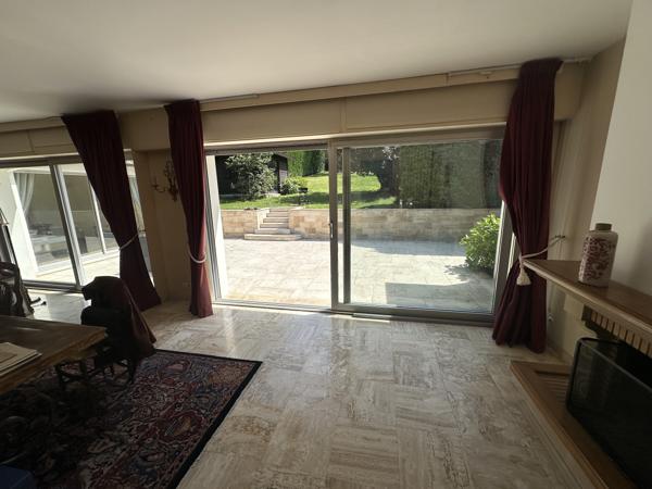 Maison
         9 pièces
        - 192 m² Exclusivité 450 000 € *