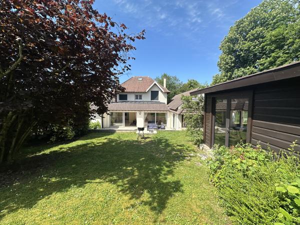 Maison
         9 pièces
        - 192 m² Exclusivité 450 000 € *