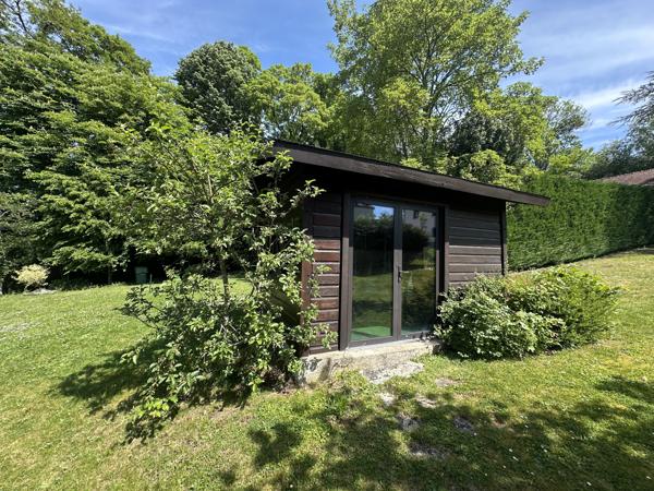 Maison
         9 pièces
        - 192 m² Exclusivité 450 000 € *