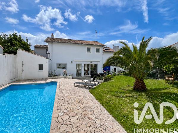 Maison à vendre 7 pièces 227 m² Saint-Gilles-Croix-de-Vie