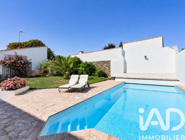 Maison à vendre 7 pièces 227 m² Saint-Gilles-Croix-de-Vie