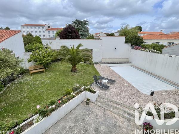 Maison à vendre 7 pièces 227 m² Saint-Gilles-Croix-de-Vie