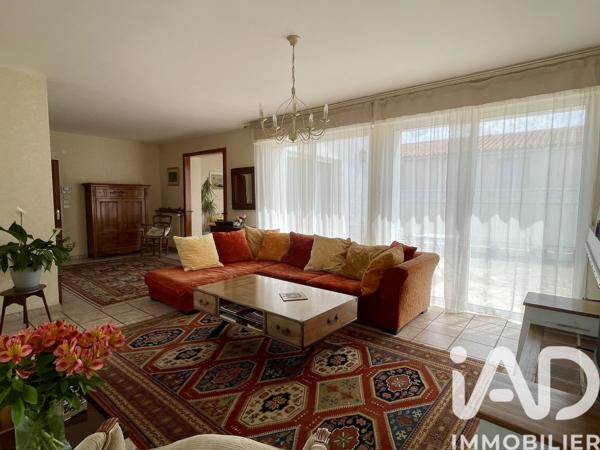 Maison à vendre 7 pièces 227 m² Saint-Gilles-Croix-de-Vie