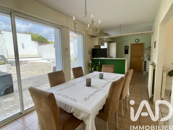 Maison à vendre 7 pièces 227 m² Saint-Gilles-Croix-de-Vie