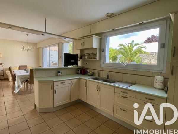 Maison à vendre 7 pièces 227 m² Saint-Gilles-Croix-de-Vie