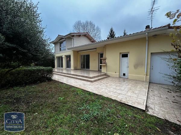 Maison à louer 7 pièces 198.85m²