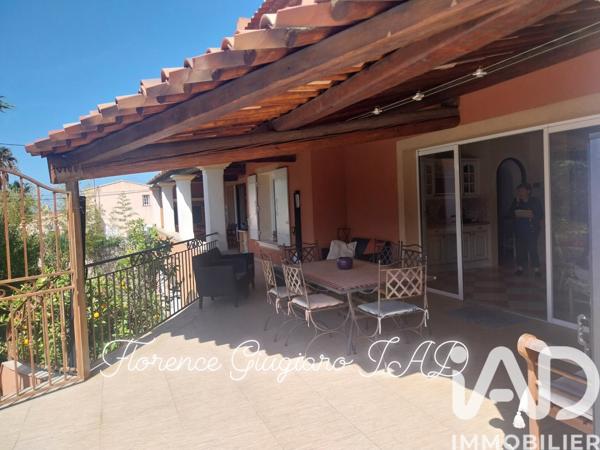 Maison à vendre 7 pièces 180 m² Sanary-sur-Mer