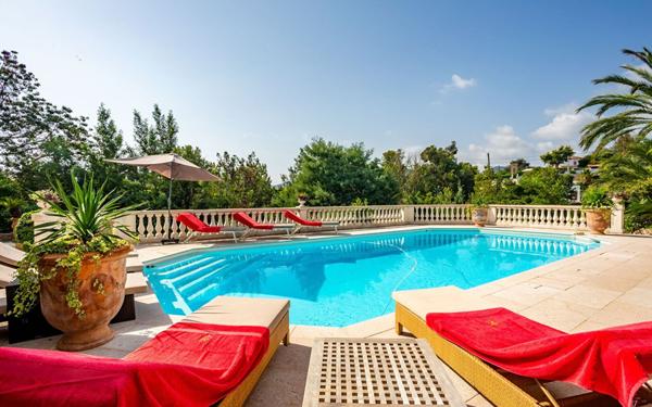 Maison à vendre    7 pièces •  Mandelieu-la-Napoule