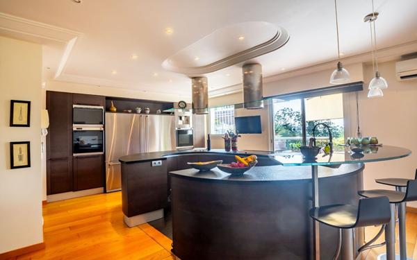 Maison à vendre    7 pièces •  Mandelieu-la-Napoule