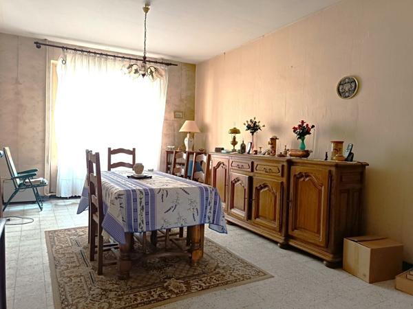 MAISON 150 M² 4 CHAMBRES PROCHES COMMERCES COMMODITES