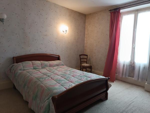 MAISON 150 M² 4 CHAMBRES PROCHES COMMERCES COMMODITES