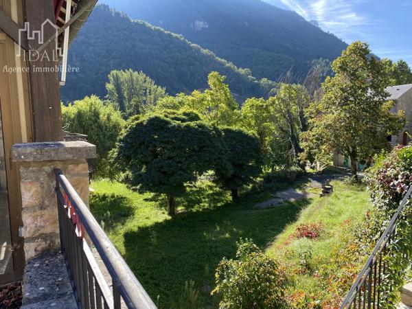 Vente Immeuble 16 pièces 380 m2 à Les Vignes