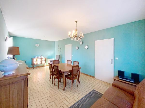 Appartement T3 avec terrasse et parking