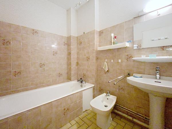 Appartement T3 avec terrasse et parking