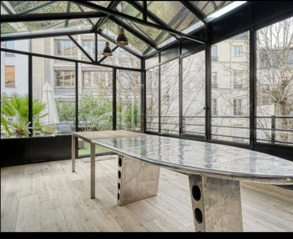 PARIS 17E – IMMEUBLE D’EXCEPTION AVEC JARDIN PRIVATIF, TERRASSES & ROOFTOP – 600 M² ENTIÈREMENT RÉNOVÉS