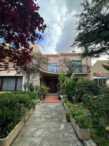 Maison à vendre    6 pièces •  Espira-de-l'Agly