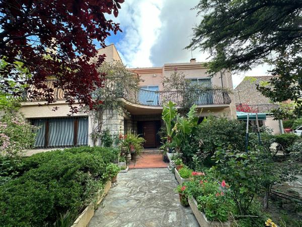 Maison à vendre    6 pièces •  Espira-de-l'Agly