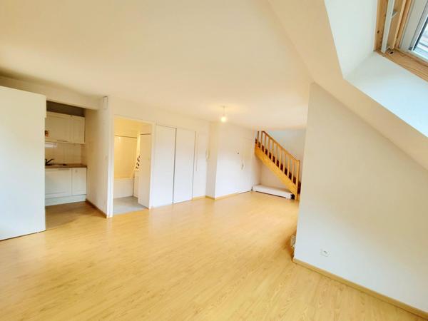 Appartement T3 de 51m² trois balcons et vue sur le Pic D'Aran, deux chambres et salles d'eau et bain, un local à ski et vélo, place de parking.