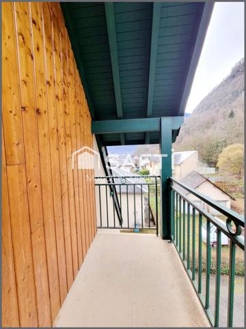 Appartement T3 de 51m² trois balcons et vue sur le Pic D'Aran, deux chambres et salles d'eau et bain, un local à ski et vélo, place de parking.