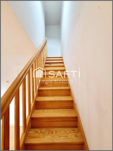 Appartement T3 de 51m² trois balcons et vue sur le Pic D'Aran, deux chambres et salles d'eau et bain, un local à ski et vélo, place de parking.