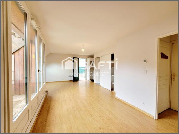 Appartement T3 de 51m² trois balcons et vue sur le Pic D'Aran, deux chambres et salles d'eau et bain, un local à ski et vélo, place de parking.