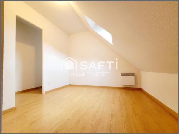 Appartement T3 de 51m² trois balcons et vue sur le Pic D'Aran, deux chambres et salles d'eau et bain, un local à ski et vélo, place de parking.