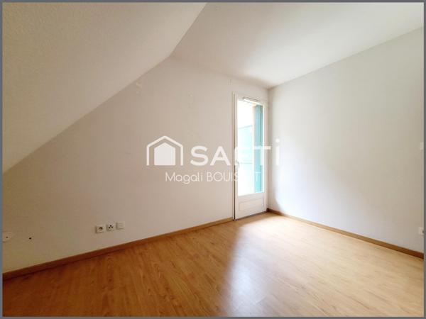 Appartement T3 de 51m² trois balcons et vue sur le Pic D'Aran, deux chambres et salles d'eau et bain, un local à ski et vélo, place de parking.