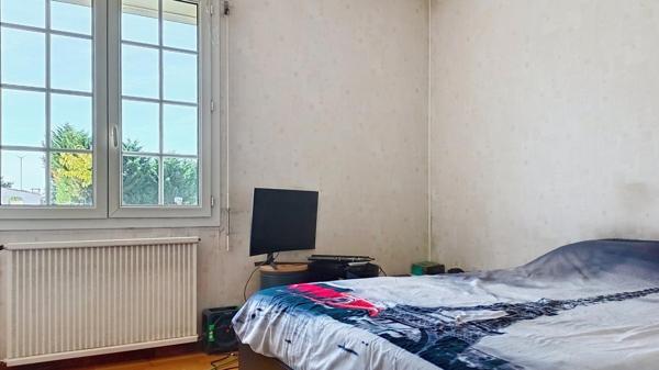 Maison plain pied avec de beaux volumes.