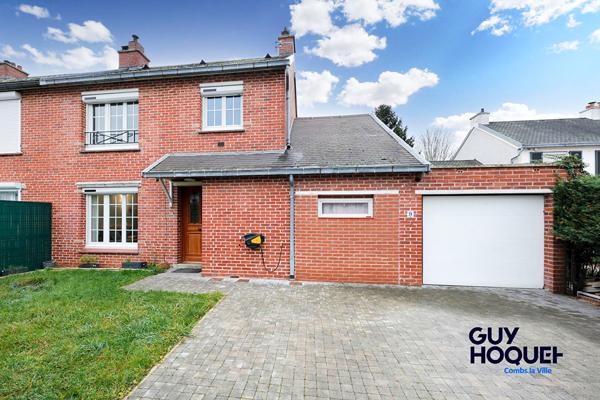 Vente : maison 7 pièces à COMBS LA VILLE avec double garage